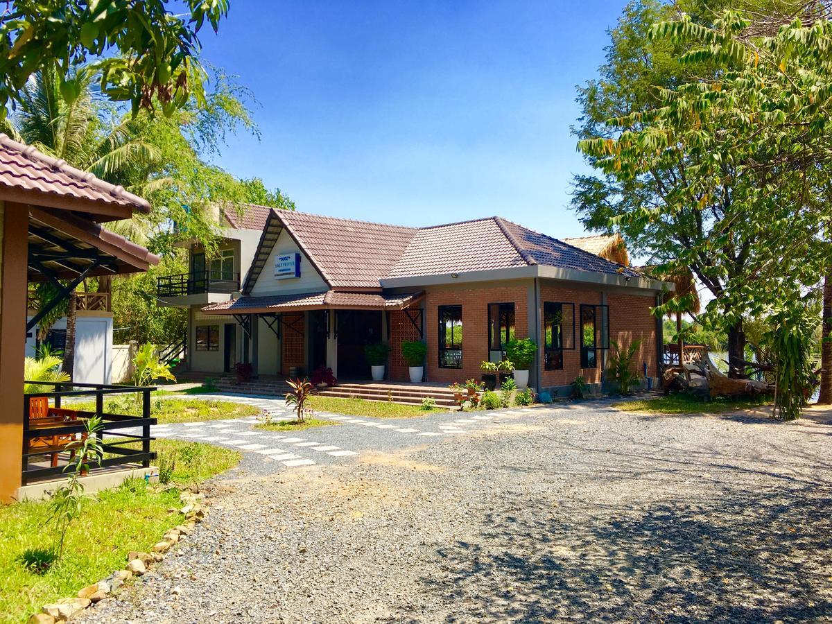 Salty River Resort Kampot Exterior photo
