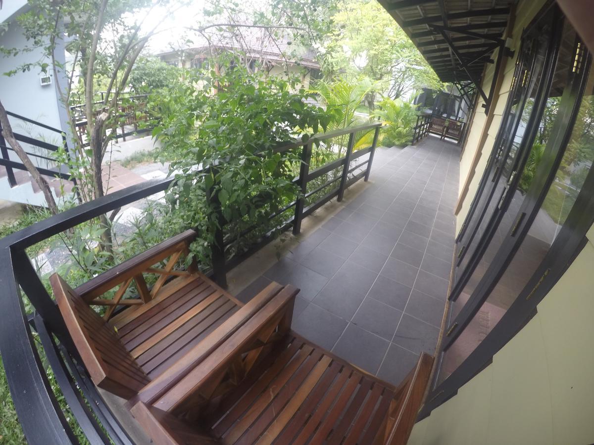Salty River Resort Kampot Exterior photo