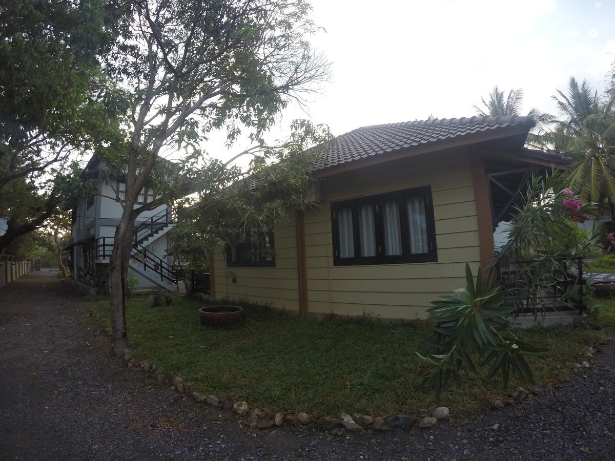 Salty River Resort Kampot Exterior photo